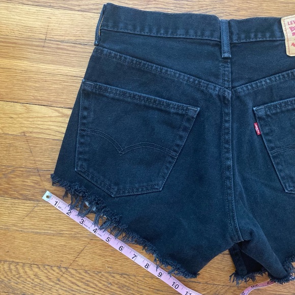 LEVI’S black denim cutoff shorts - Picture 10 of 10